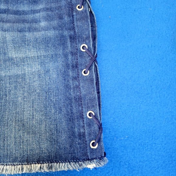 The Children's Place - Girls Denim Skirt - Size 6X/7 - Picture 2 of 5